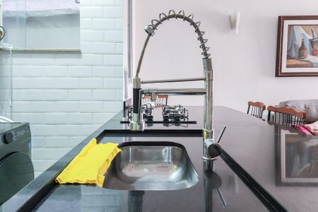 Cozinha de kitnet/studio para alugar com 1 quarto, 28m² em Santa Teresa, Rio de Janeiro