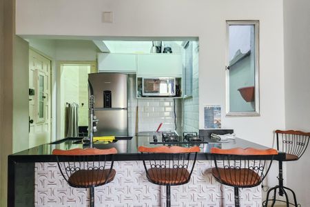 Cozinha de kitnet/studio para alugar com 1 quarto, 28m² em Santa Teresa, Rio de Janeiro