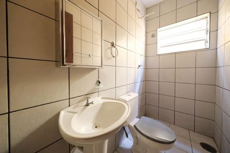 Banheiro de casa para alugar com 1 quarto, 26m² em Jardim Maringa, São Paulo