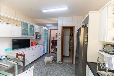 Casa à venda com 296m², 5 quartos e 3 vagasCozinha