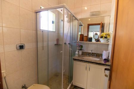 Casa à venda com 296m², 5 quartos e 3 vagasBanheiro da Suíte 2