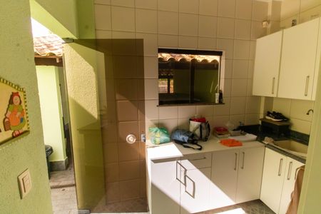 Casa à venda com 296m², 5 quartos e 3 vagasÁrea de Serviço