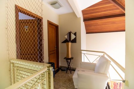 Casa à venda com 296m², 5 quartos e 3 vagasHall
