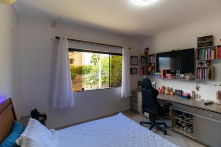 Casa à venda com 296m², 5 quartos e 3 vagasSuíte 3