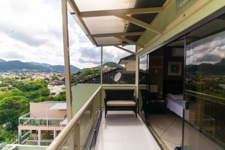Casa à venda com 296m², 5 quartos e 3 vagasVaranda da Suíte 1