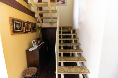 Casa à venda com 296m², 5 quartos e 3 vagasEscada 