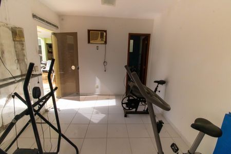 Casa à venda com 296m², 5 quartos e 3 vagasAcademia