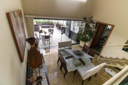 Sala de casa à venda com 5 quartos, 296m² em Camboinhas, Niterói