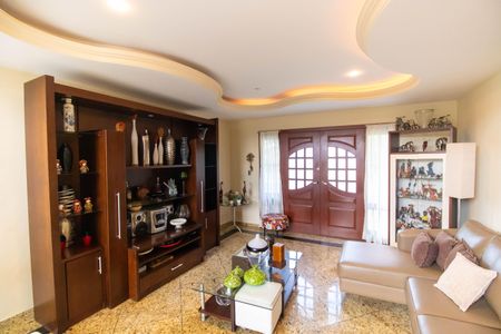 Casa à venda com 296m², 5 quartos e 3 vagasSala