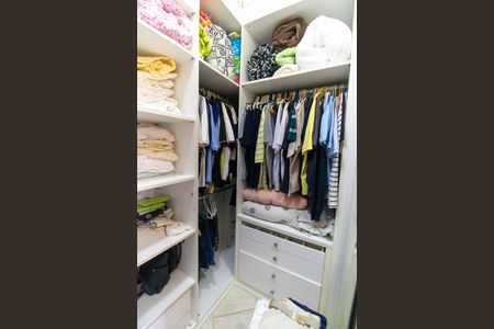 Casa à venda com 296m², 5 quartos e 3 vagasCloset da suíte 1