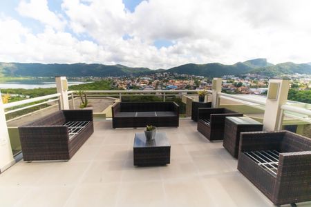 Varanda de casa à venda com 5 quartos, 296m² em Camboinhas, Niterói