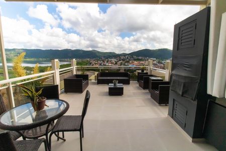 Casa à venda com 296m², 5 quartos e 3 vagasVaranda