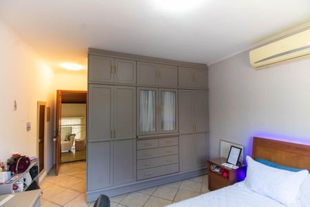 Casa à venda com 296m², 5 quartos e 3 vagasSuíte 3