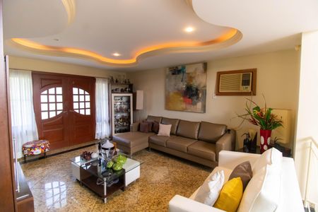 Sala de casa à venda com 5 quartos, 296m² em Camboinhas, Niterói