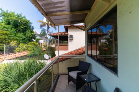 Casa à venda com 296m², 5 quartos e 3 vagasVaranda da Suíte 2