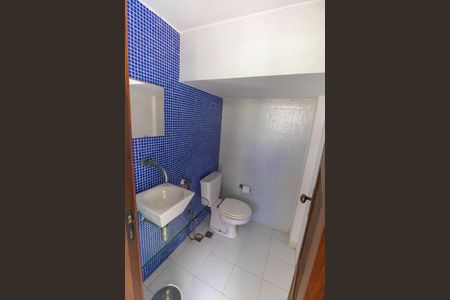 Casa à venda com 296m², 5 quartos e 3 vagasLavabo