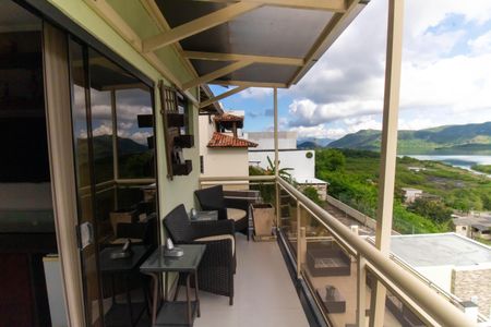 Casa à venda com 296m², 5 quartos e 3 vagasVaranda da Suíte 1