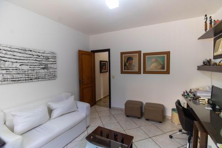 Casa à venda com 296m², 5 quartos e 3 vagasEscritório