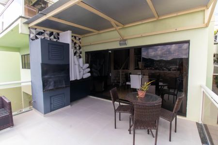 Casa à venda com 296m², 5 quartos e 3 vagasVaranda