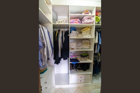 Casa à venda com 296m², 5 quartos e 3 vagasCloset da suíte 1