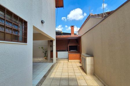 Casa à venda com 287m², 4 quartos e 4 vagas Casa à venda com 287m², 4 quartos e 4 vagasCorredor