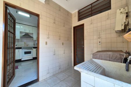 Casa à venda com 287m², 4 quartos e 4 vagas Casa à venda com 287m², 4 quartos e 4 vagasÁrea de Serviço