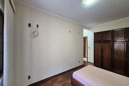 Casa à venda com 287m², 4 quartos e 4 vagas Casa à venda com 287m², 4 quartos e 4 vagasQuarto 3