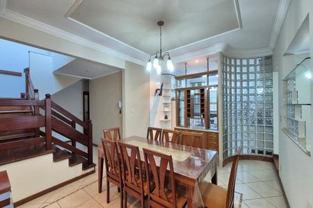 Casa à venda com 287m², 4 quartos e 4 vagas Casa à venda com 287m², 4 quartos e 4 vagasSala de Jantar