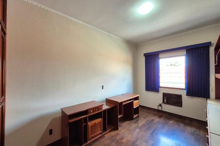 Casa à venda com 287m², 4 quartos e 4 vagas Casa à venda com 287m², 4 quartos e 4 vagasQuarto 1