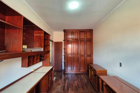 Casa à venda com 287m², 4 quartos e 4 vagas Casa à venda com 287m², 4 quartos e 4 vagasQuarto 1