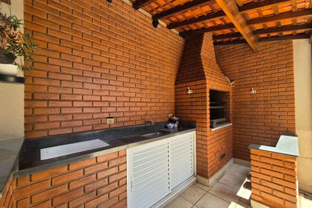 Casa à venda com 287m², 4 quartos e 4 vagas Casa à venda com 287m², 4 quartos e 4 vagasÁrea comum - Churrasqueira