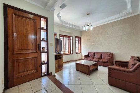 Casa à venda com 287m², 4 quartos e 4 vagas Casa à venda com 287m², 4 quartos e 4 vagasSala