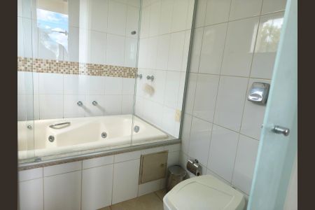 Casa para alugar com 482m², 3 quartos e 4 vagas Casa para alugar com 482m², 3 quartos e 4 vagasBanheiro