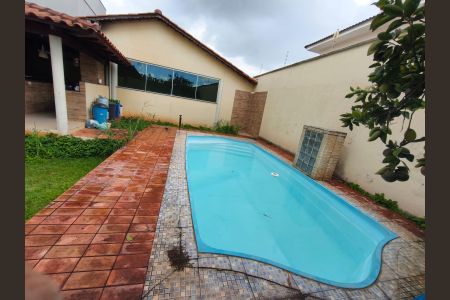 Casa para alugar com 482m², 3 quartos e 4 vagas Casa para alugar com 482m², 3 quartos e 4 vagasPiscina