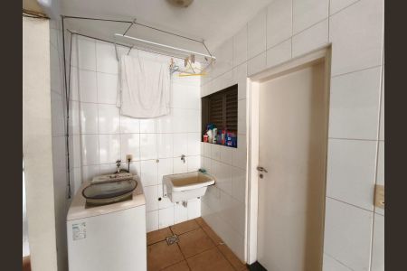 Casa para alugar com 482m², 3 quartos e 4 vagas Casa para alugar com 482m², 3 quartos e 4 vagasBanheiro