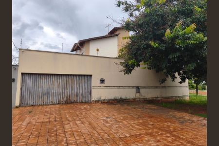 Casa para alugar com 482m², 3 quartos e 4 vagas Casa para alugar com 482m², 3 quartos e 4 vagasÁrea externa