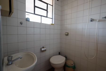 Casa à venda com 70m², 3 quartos e 2 vagasBanheiro da Suíte