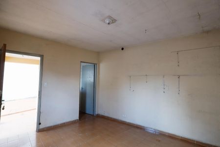 Casa à venda com 70m², 3 quartos e 2 vagasSuíte