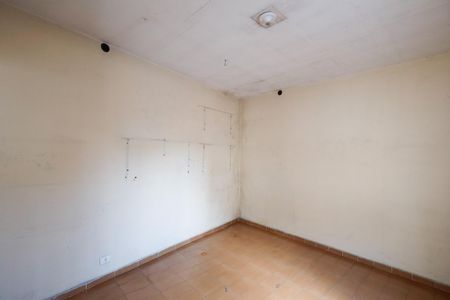 Casa à venda com 70m², 3 quartos e 2 vagasSuíte