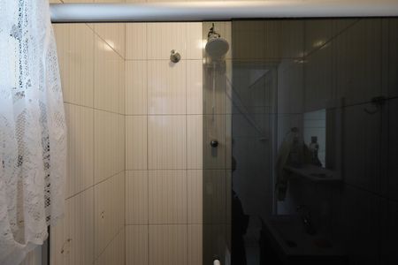 Casa à venda com 70m², 3 quartos e 2 vagasBanheiro