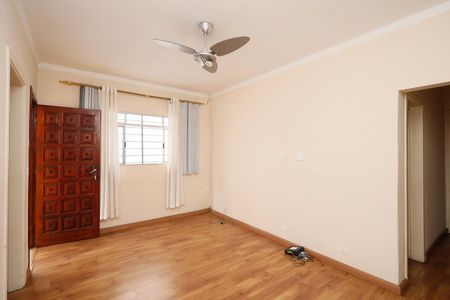 Casa à venda com 70m², 3 quartos e 2 vagasSala