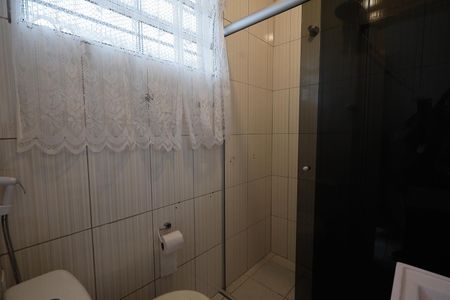 Casa à venda com 70m², 3 quartos e 2 vagasBanheiro