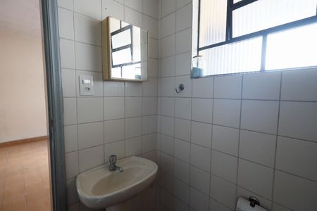 Casa à venda com 70m², 3 quartos e 2 vagasBanheiro da Suíte