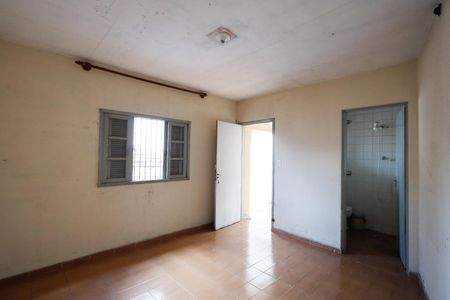 Casa à venda com 70m², 3 quartos e 2 vagasSuíte