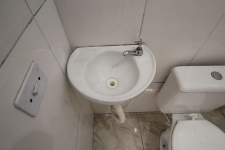 Banheiro de apartamento para alugar com 1 quarto, 30m² em Vila Margarida, São Paulo