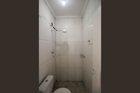 Banheiro de apartamento para alugar com 1 quarto, 30m² em Vila Margarida, São Paulo