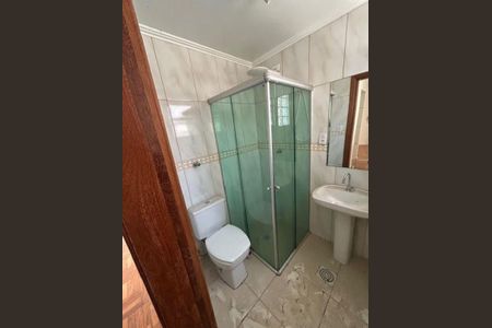 Banheiro de apartamento para alugar com 1 quarto, 43m² em Santana, Porto Alegre