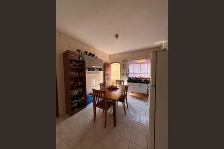 Casa à venda com 4 quartos, 221m² em Jardim Bertioga, Várzea Paulista