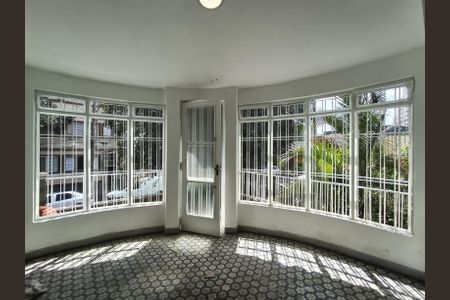 Casa para alugar com 210m², 3 quartos e 3 vagas