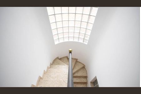 Casa à venda com 280m², 4 quartos e 4 vagas8aab3a7a-e29b-4f96-96fa-ea062aebfdff - andrea teixeira chicharo.jpeg